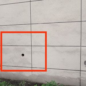 泸州天誉锦樾8～9号楼之间，小区外边商铺违规开洞 ...